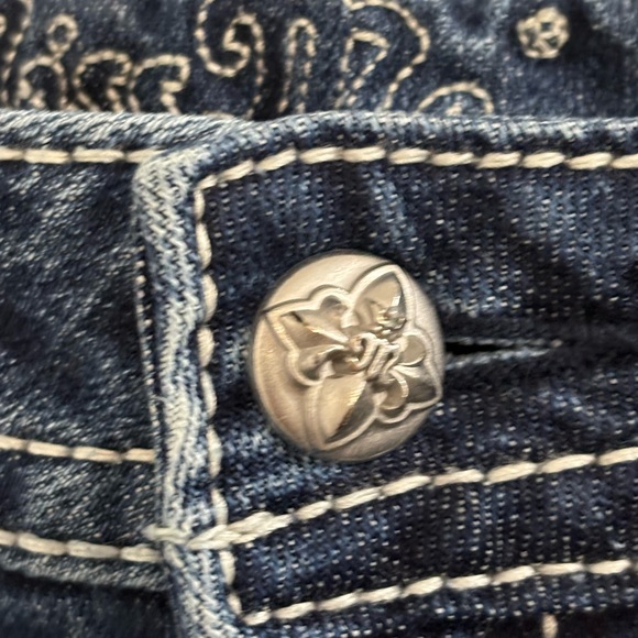 MISS ME Boyfriend Capri - Picture 4 of 12